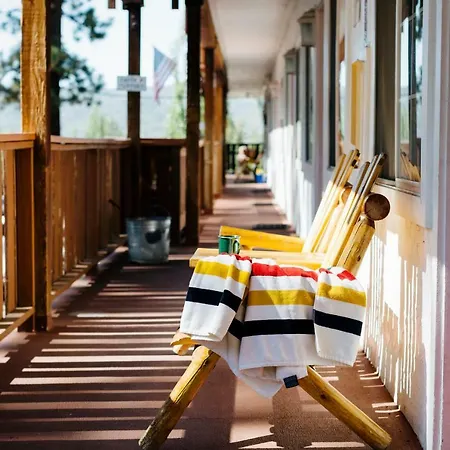 Honey Bear Lodge & Cabins-3